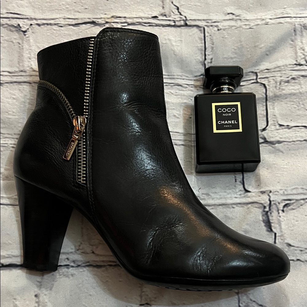 * Geox Sleek Black Leather Heeled Boots